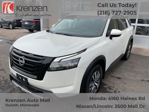Used 2024 Nissan Pathfinder SL w/ Black Appearance Package AWD/4WD image 1