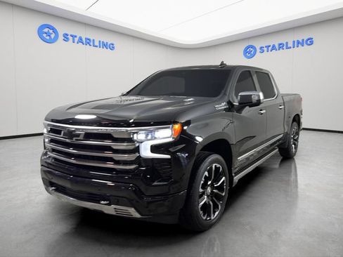Certified 2025 Chevrolet Silverado 1500 High Country AWD/4WD image 16