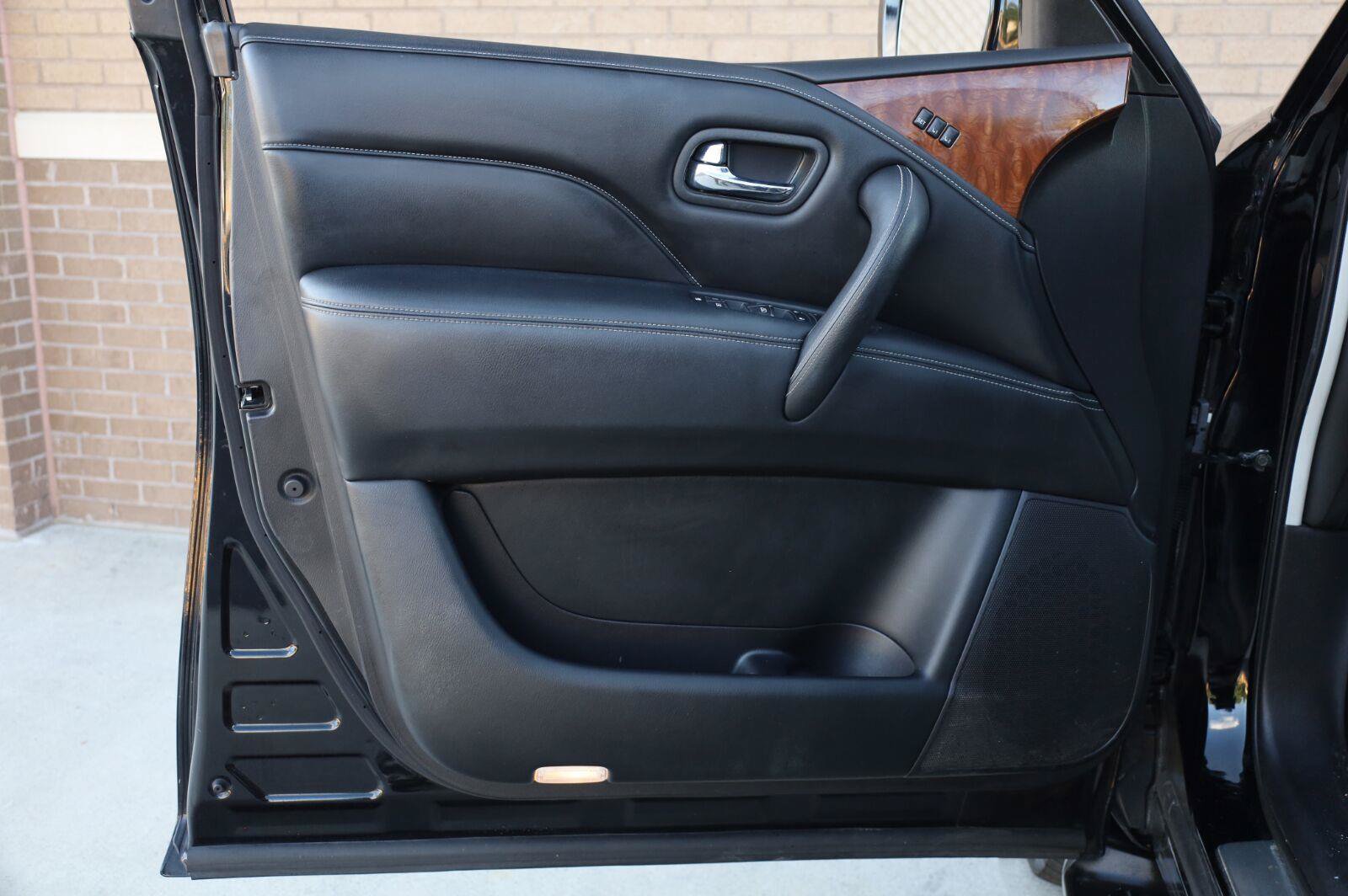 Used 2019 INFINITI QX80 Luxe w/ 22" Wheel Package AWD/4WD image 14