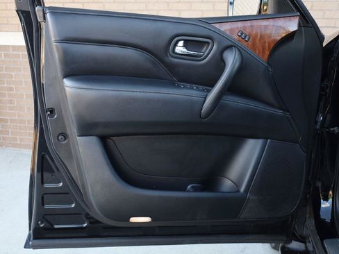 Used 2019 INFINITI QX80 Luxe w/ 22" Wheel Package AWD/4WD image 14