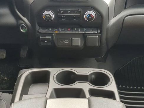 Used 2025 Chevrolet Silverado 2500 Custom w/ Custom Value Package image 19