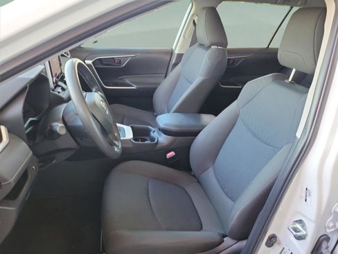 Used 2024 Toyota RAV4 LE image 9