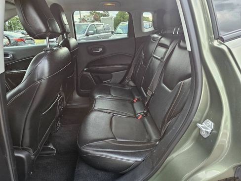 Used 2018 Jeep Compass Limited AWD/4WD image 10