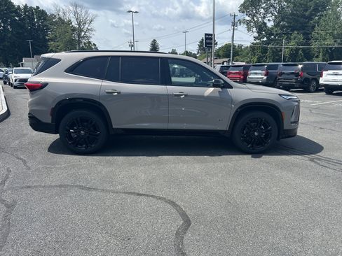 Used 2026 Buick Enclave Sport Touring w/ Power Package AWD/4WD image 31