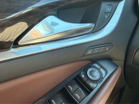 Used 2021 Buick Enclave Avenir w/ Avenir Technology Package AWD/4WD image 23