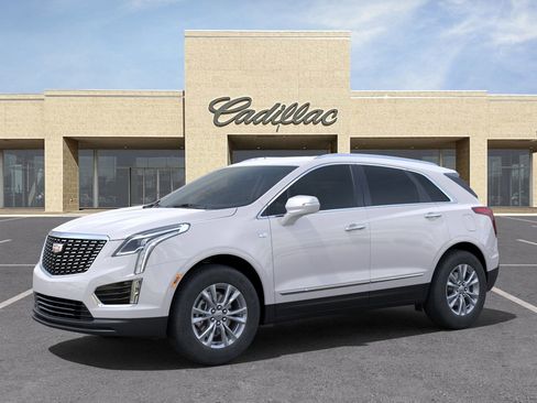 New 2025 Cadillac XT5 Luxury image 2