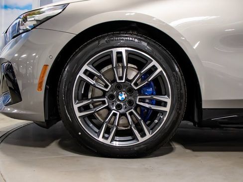 New 2026 BMW 530i xDrive w/ M Sport Package image 7