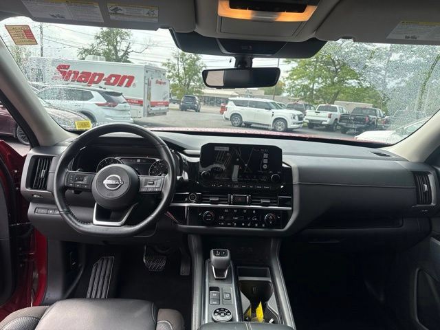 Used 2023 Nissan Pathfinder SL w/ Black Appearance Package AWD/4WD image 19