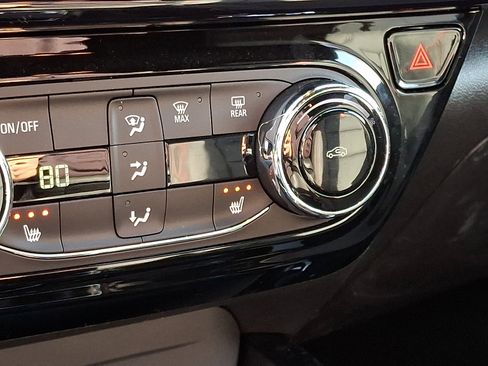 Certified 2024 Chevrolet Trax RS w/ Driver Confidence Package image 25