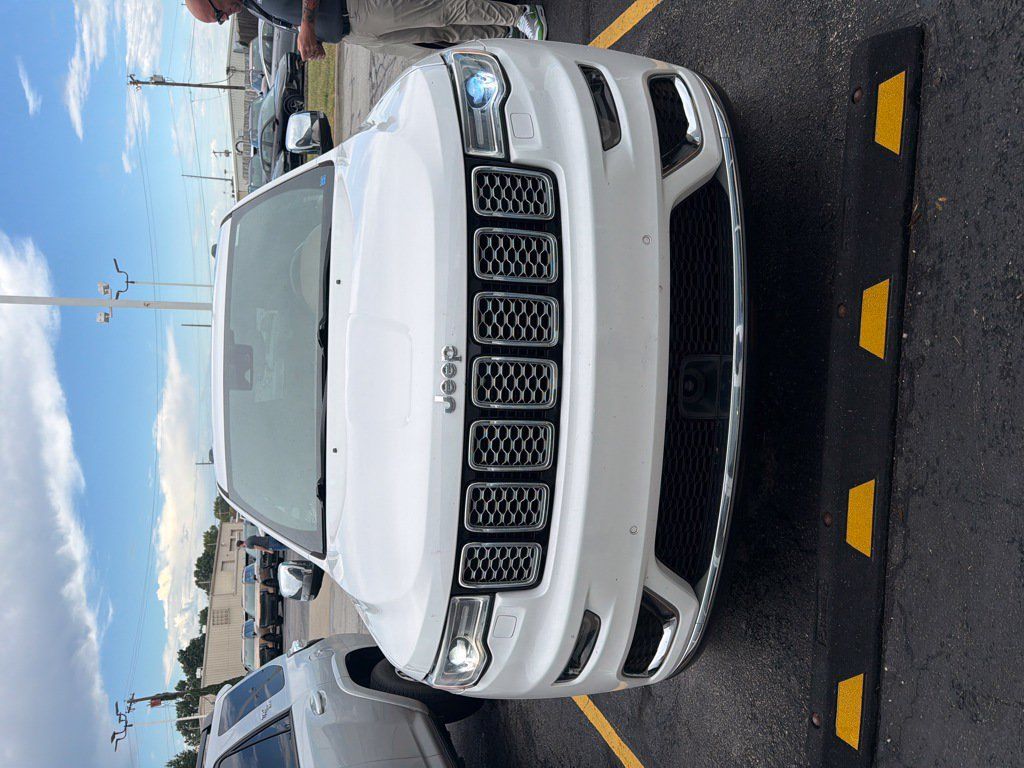 Used 2019 Jeep Grand Cherokee Summit AWD/4WD image 8