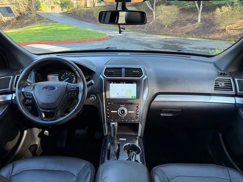 Used 2017 Ford Explorer Sport image 13