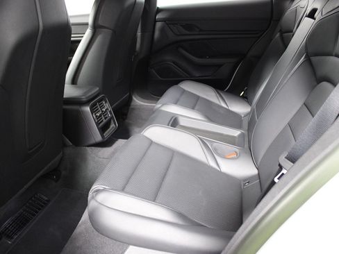 Used 2023 Porsche Taycan RWD image 18