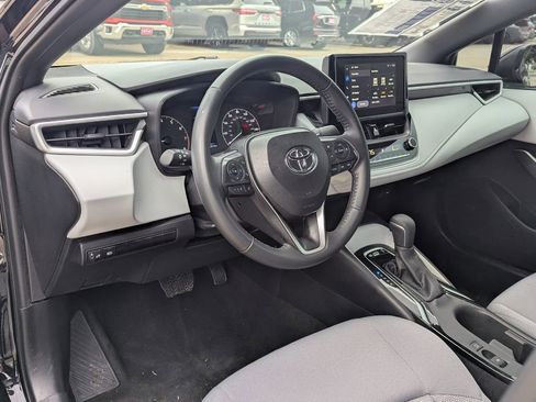 Used 2025 Toyota Corolla SE w/ Convenience Package FWD image 4