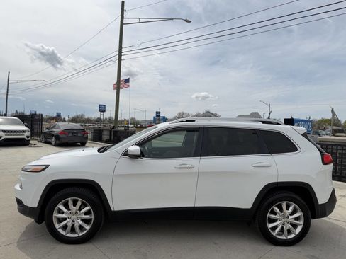 Used 2016 Jeep Cherokee Limited w/ Trailer Tow Group AWD/4WD image 4