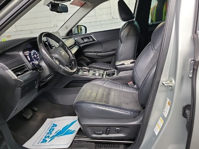 Used 2023 Mitsubishi Outlander SE Black Edition FWD image 10