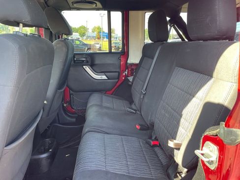Used 2012 Jeep Wrangler Unlimited Sahara w/ Connectivity Group AWD/4WD image 6