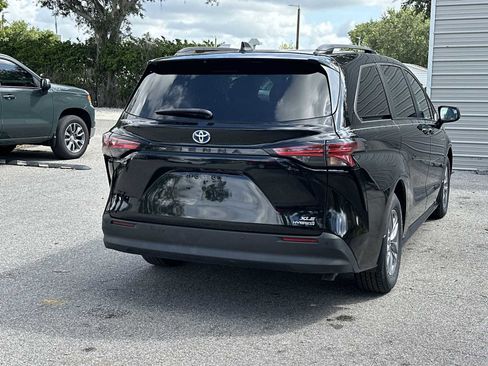 Used 2022 Toyota Sienna XLE FWD image 6
