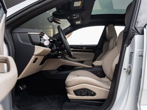 New 2025 Porsche Macan 4S Electric image 26