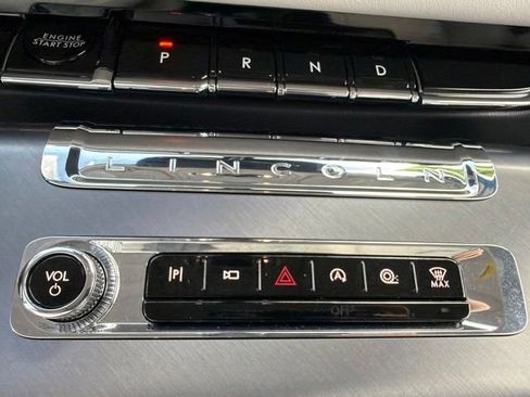 Used 2025 Lincoln Aviator AWD w/ Jet Appearance Package image 26