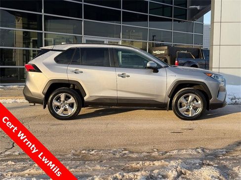 Used 2020 Toyota RAV4 Limited image 2