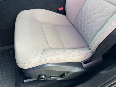 Certified 2026 Volvo XC60 B5 Plus w/ Protection Package Premier image 19