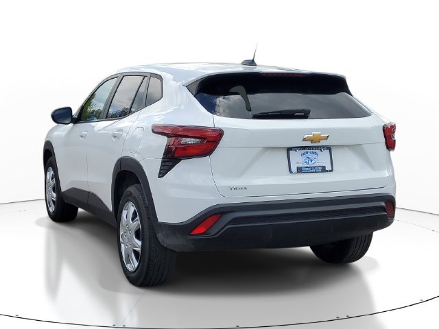 Used 2024 Chevrolet Trax LS FWD image 3