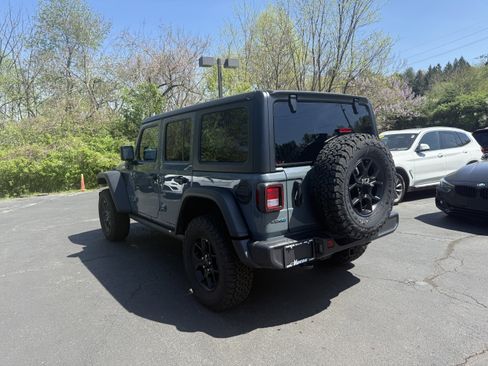 Used 2025 Jeep Wrangler Willys image 4