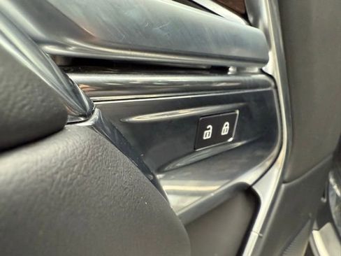 Used 2023 Land Rover Range Rover SE image 16