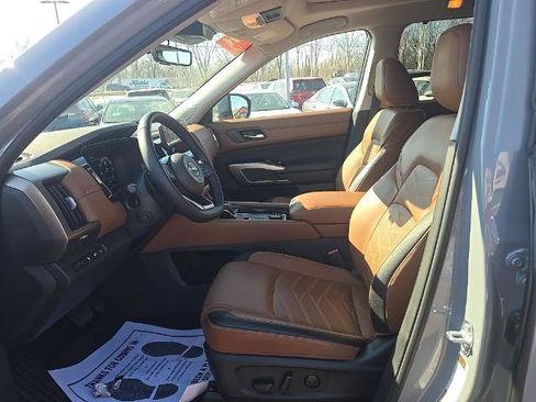 Certified 2024 Nissan Pathfinder Platinum w/ Cargo Package image 9