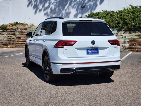 Certified 2022 Volkswagen Tiguan SE R-Line image 5