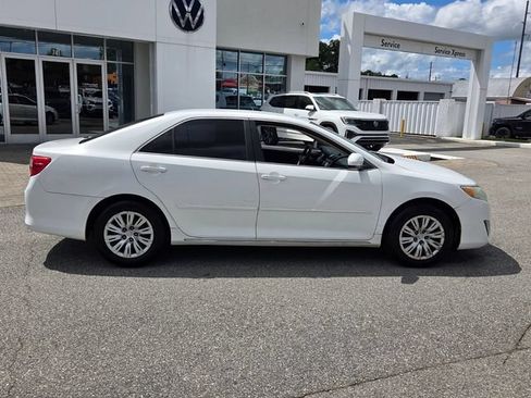 Used 2012 Toyota Camry LE FWD image 14