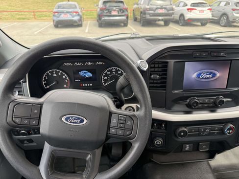 Used 2021 Ford F150 XL w/ Trailer Tow Package image 7