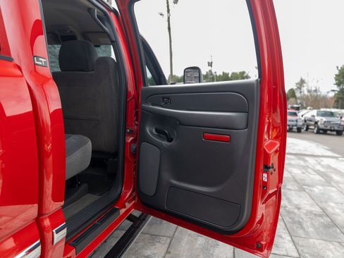 Used 2007 Chevrolet Silverado 2500 LT w/ Heavy-Duty Power Package image 37