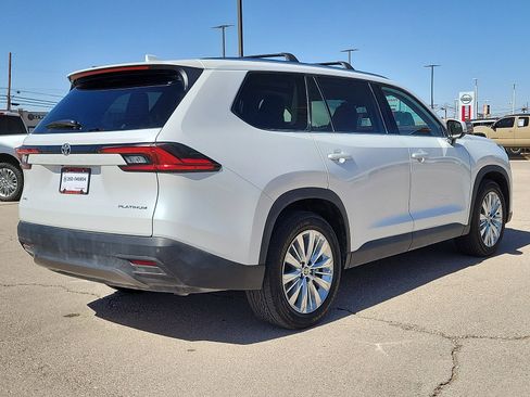 Used 2025 Toyota Grand Highlander AWD image 4