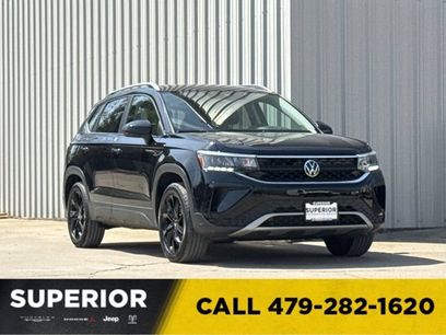 Used 2023 Volkswagen Taos SE w/ Black Wheel Package