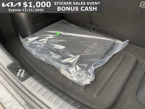New 2025 Kia Niro LX image 14