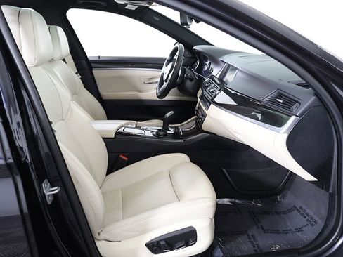Used 2014 BMW 550i xDrive Sedan AWD/4WD image 35