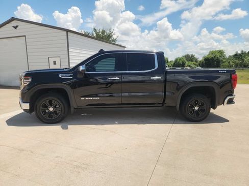 Used 2025 GMC Sierra 1500 SLT AWD/4WD image 4