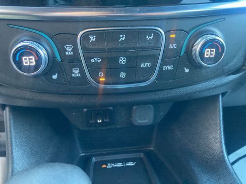 Certified 2023 Chevrolet Traverse LT image 28