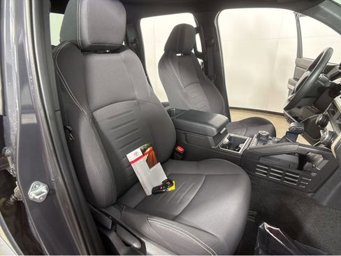 Used 2024 Toyota Tacoma TRD Off-Road image 6