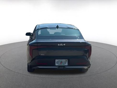Used 2025 Kia K4 LXS image 11