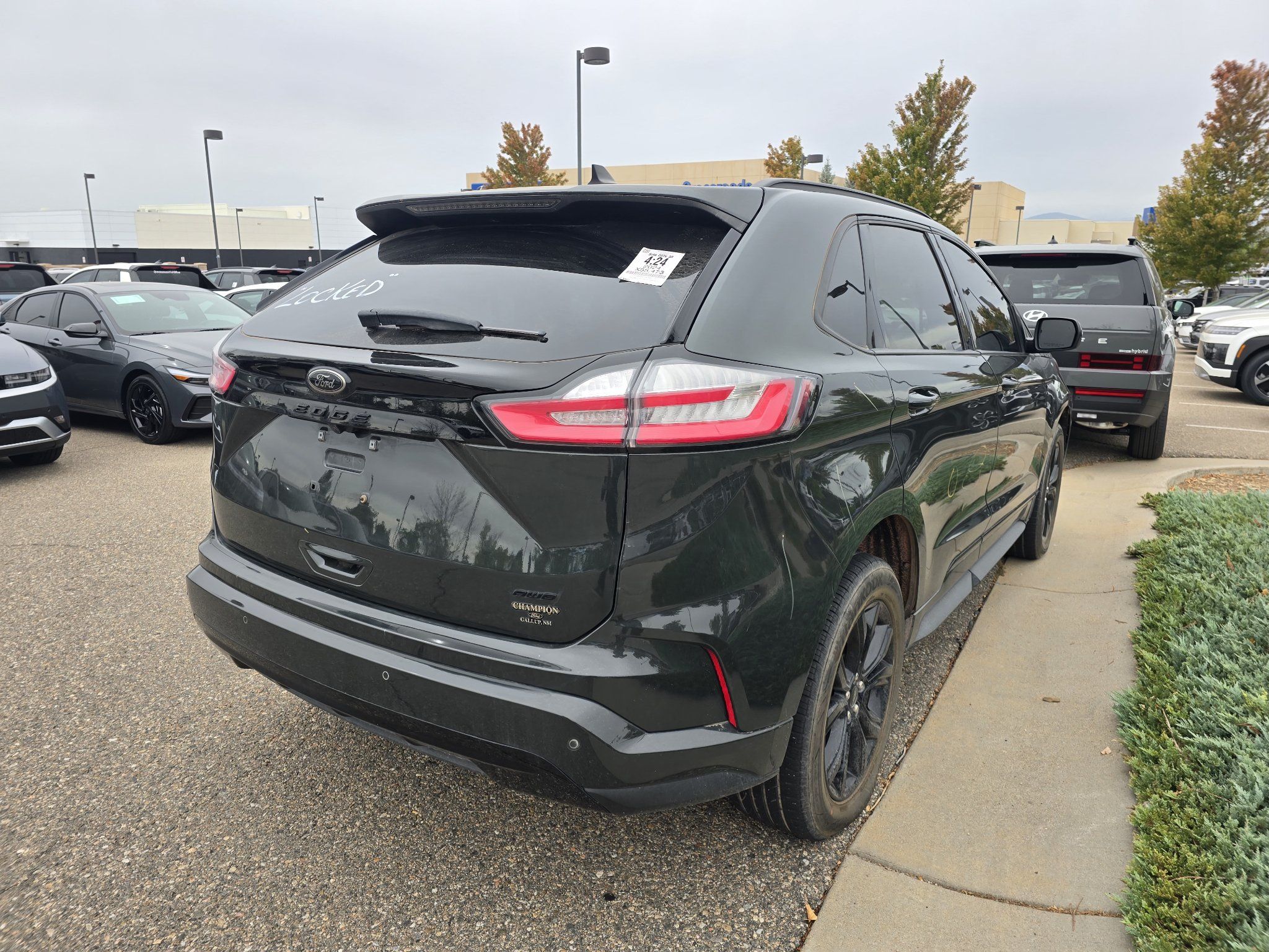 Used 2024 Ford Edge SE w/ Black Appearance Package AWD/4WD image 16