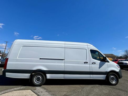 Used 2025 Mercedes-Benz Sprinter 2500 image 7
