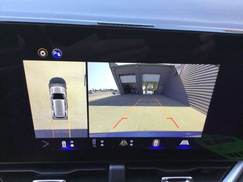 New 2026 Chevrolet Equinox LT w/ Safety and Technology Package AWD/4WD image 17