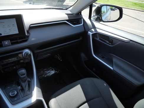 Certified 2025 Toyota RAV4 LE AWD/4WD image 12