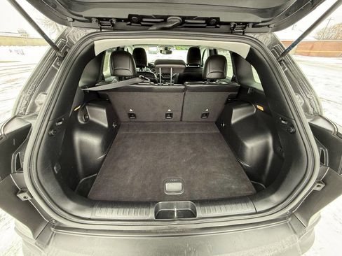 Used 2021 Jeep Cherokee Latitude Plus image 25