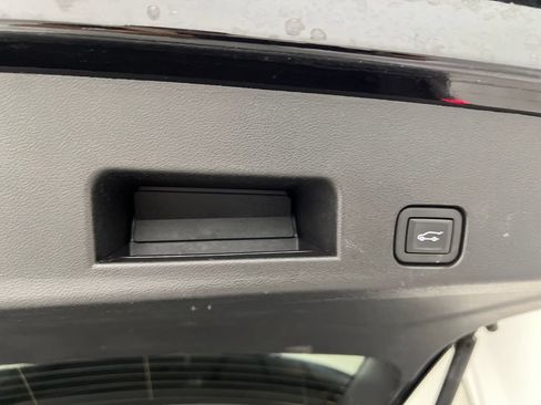 Used 2024 Chevrolet Traverse LT FWD image 50