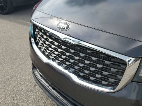 Used 2020 Kia Sedona LX FWD image 9