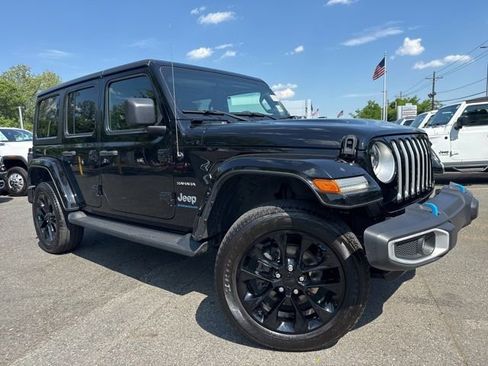 Used 2023 Jeep Wrangler Unlimited Sahara AWD/4WD image 1