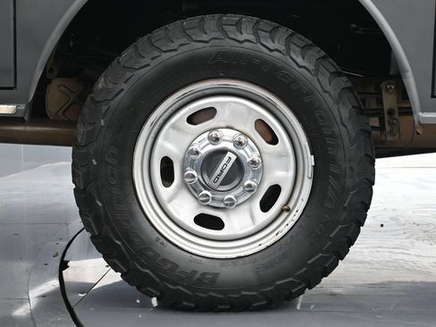 Used 2019 Ford F250 XL w/ Power Equipment Group AWD/4WD image 18